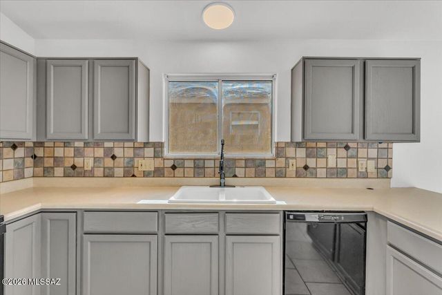 7828 S Lauder Street, Tucson, AZ 85747