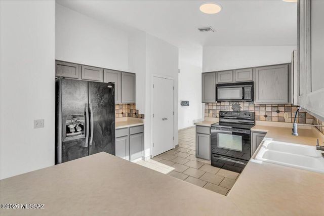 7828 S Lauder Street, Tucson, AZ 85747