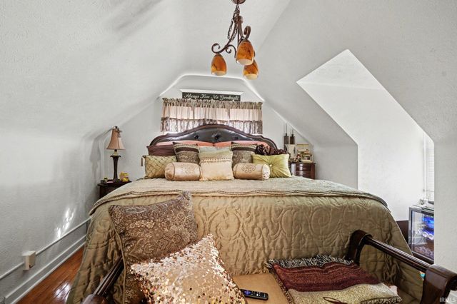 2246 Beverly Place, South Bend, IN 46616