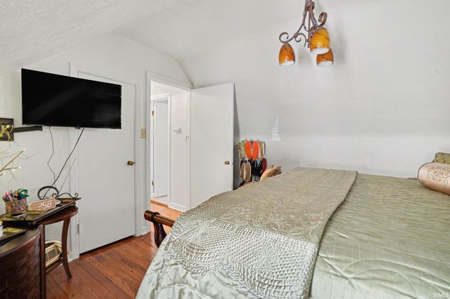 2246 Beverly Place, South Bend, IN 46616