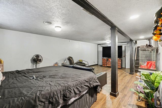 2246 Beverly Place, South Bend, IN 46616