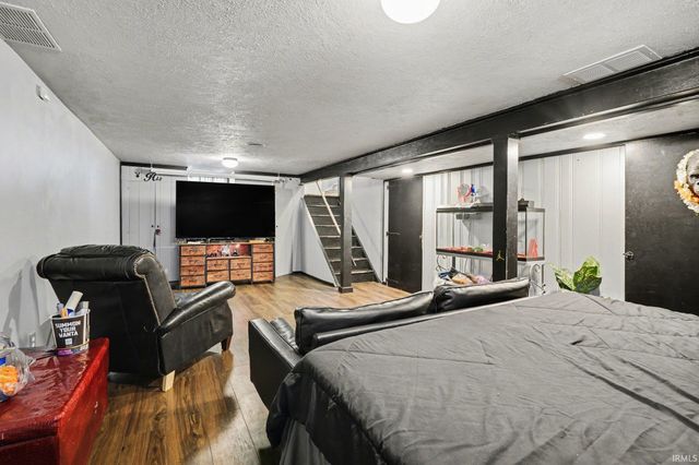 2246 Beverly Place, South Bend, IN 46616