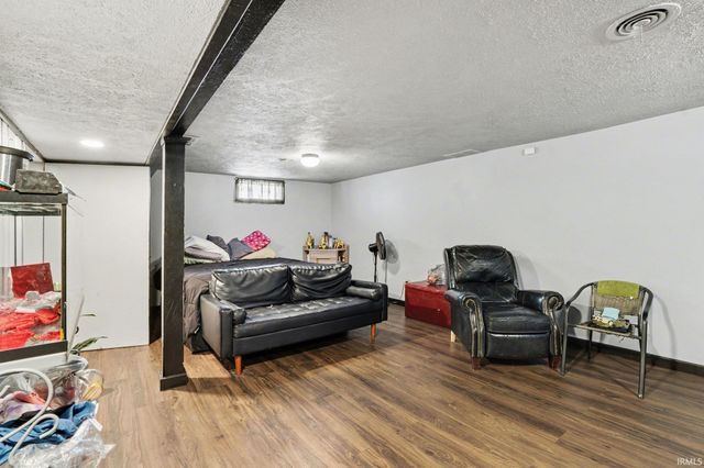 2246 Beverly Place, South Bend, IN 46616