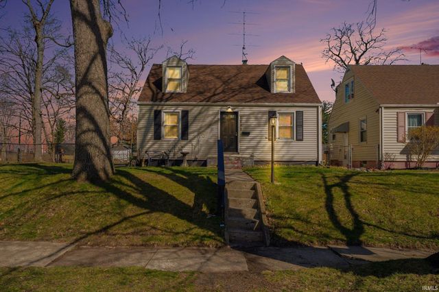 2246 Beverly Place, South Bend, IN 46616