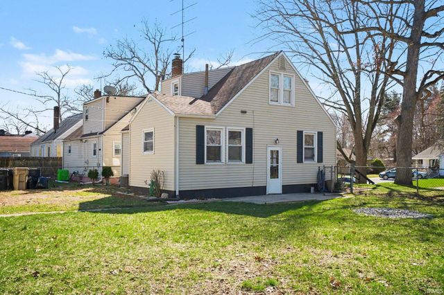 2246 Beverly Place, South Bend, IN 46616