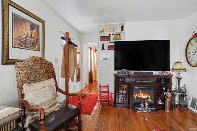 2246 Beverly Place, South Bend, IN 46616