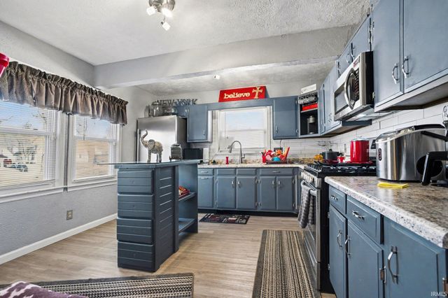 2246 Beverly Place, South Bend, IN 46616