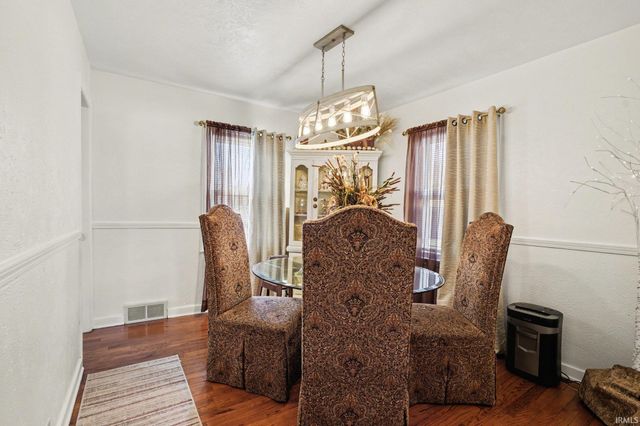 2246 Beverly Place, South Bend, IN 46616