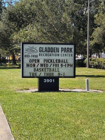 4310 YARDLEY AVENUE N, St Petersburg, FL 33713