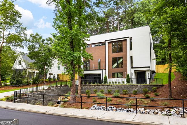 2822 Shady Valley Drive NE, Atlanta, GA 30324