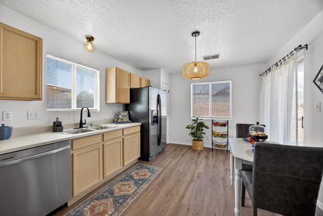 4705 Trenton Hills Drive NE, Rio Rancho, NM 87144