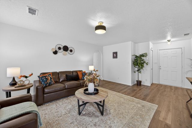 4705 Trenton Hills Drive NE, Rio Rancho, NM 87144