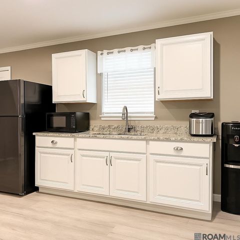 3162 Elm Dr, Baton Rouge, LA 70805