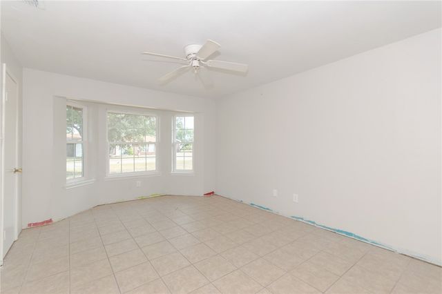 243 Melanie, Kingsville, TX 78363