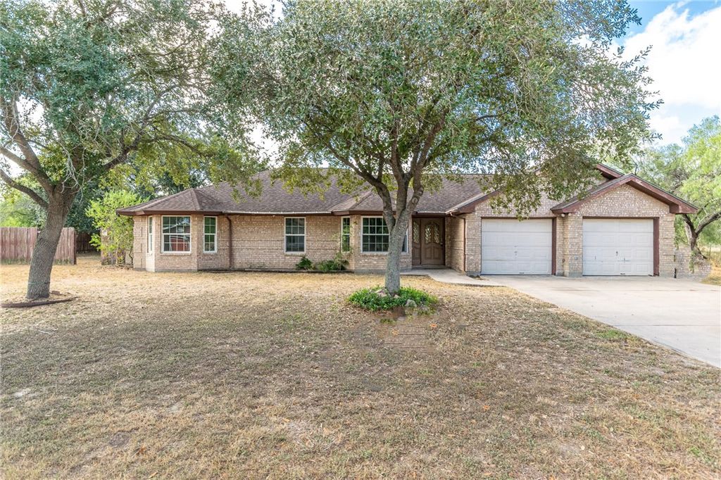 243 Melanie, Kingsville, TX 78363