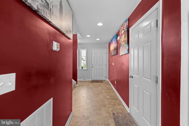 1722 BRADLEY DR, Harrisburg, PA 17110