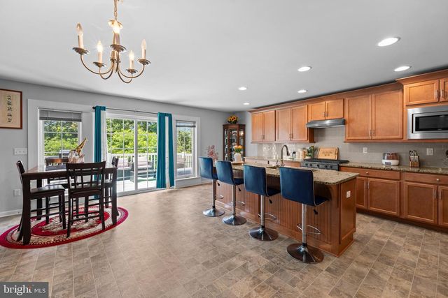 1722 BRADLEY DR, Harrisburg, PA 17110