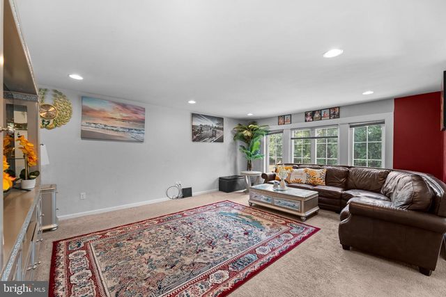 1722 BRADLEY DR, Harrisburg, PA 17110