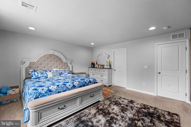 1722 BRADLEY DR, Harrisburg, PA 17110