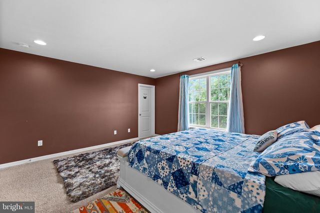 1722 BRADLEY DR, Harrisburg, PA 17110