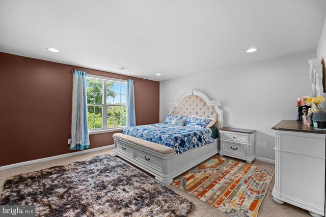 1722 BRADLEY DR, Harrisburg, PA 17110