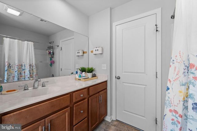 1722 BRADLEY DR, Harrisburg, PA 17110