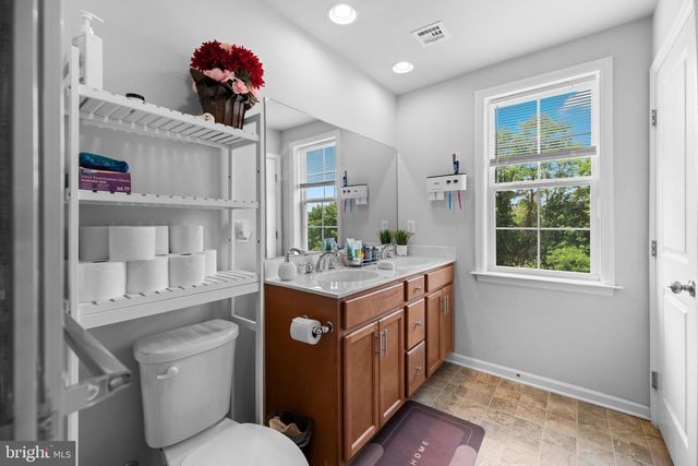 1722 BRADLEY DR, Harrisburg, PA 17110