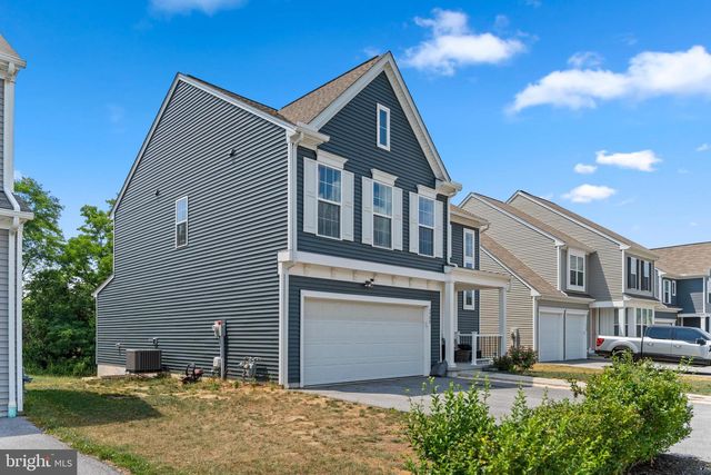 1722 BRADLEY DR, Harrisburg, PA 17110