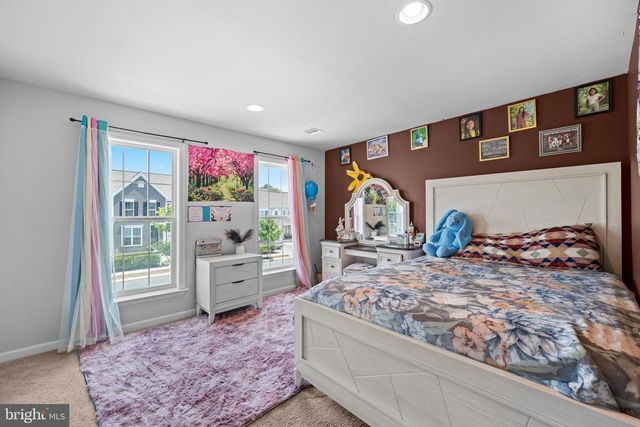 1722 BRADLEY DR, Harrisburg, PA 17110