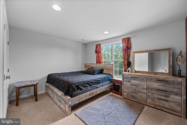 1722 BRADLEY DR, Harrisburg, PA 17110