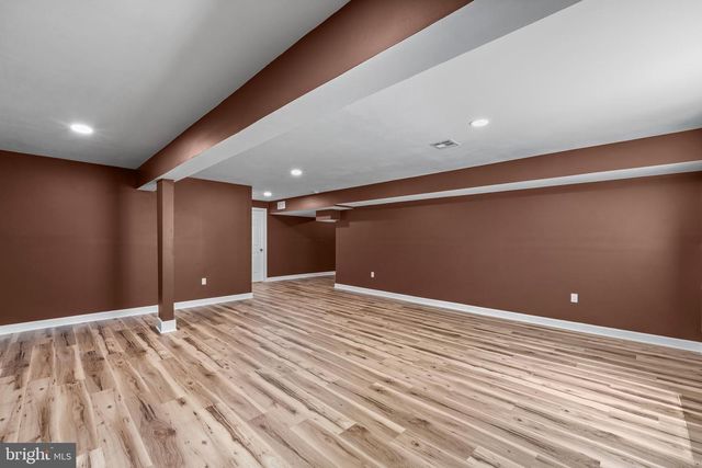 1722 BRADLEY DR, Harrisburg, PA 17110