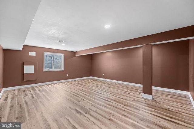 1722 BRADLEY DR, Harrisburg, PA 17110