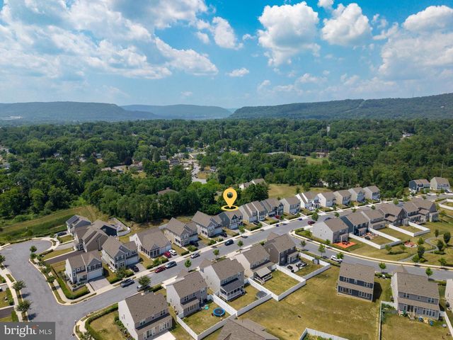 1722 BRADLEY DR, Harrisburg, PA 17110