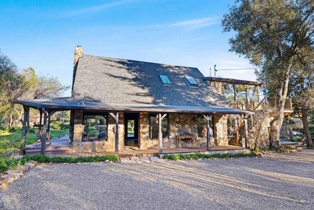 Image 5 of property listing at 27546 Old Highway 80, Descanso, CA 91916