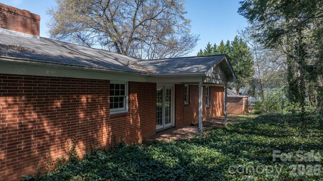 308 E Concord Street, Morganton, NC 28655