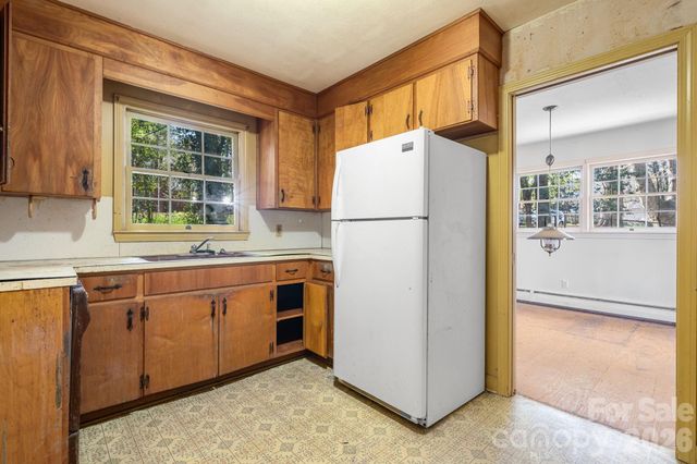 308 E Concord Street, Morganton, NC 28655