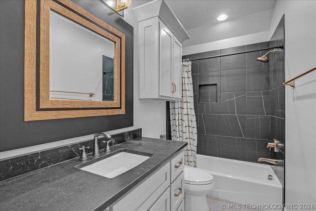 17845 E Falcon Pass, Owasso, OK 74055
