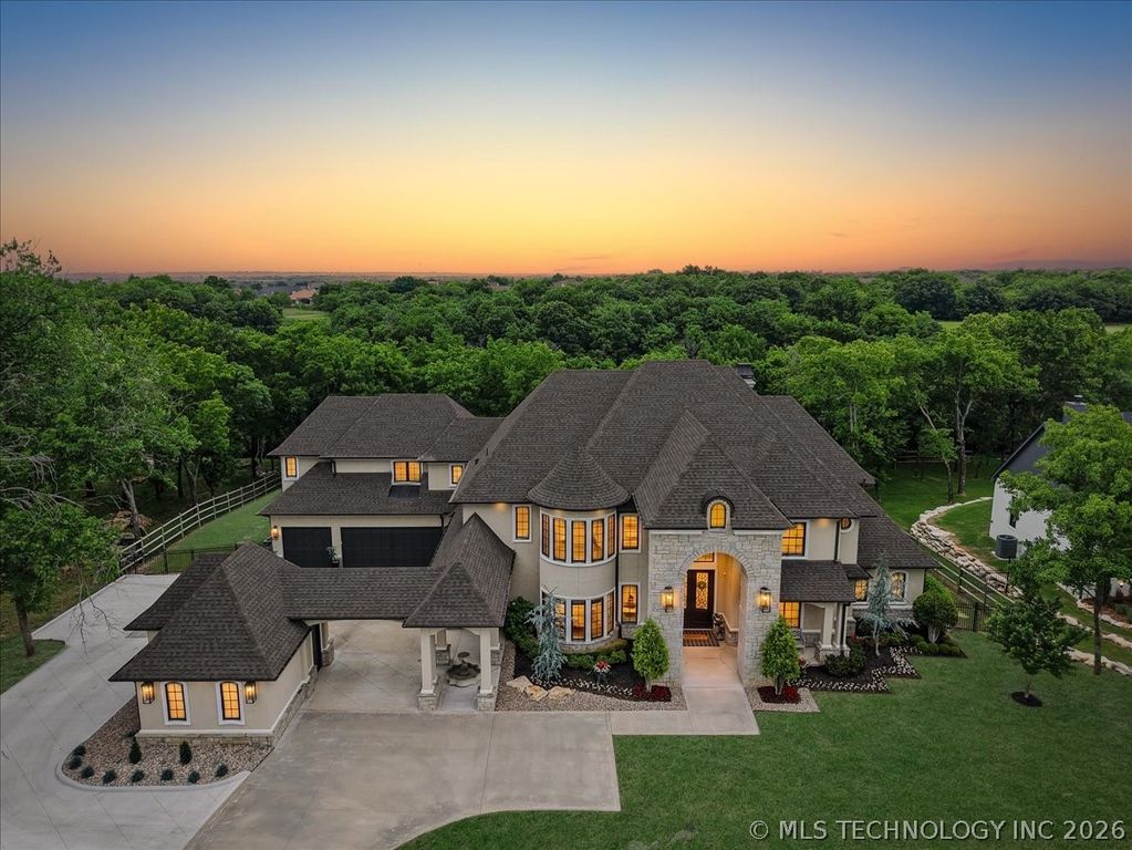 17845 E Falcon Pass, Owasso, OK 74055