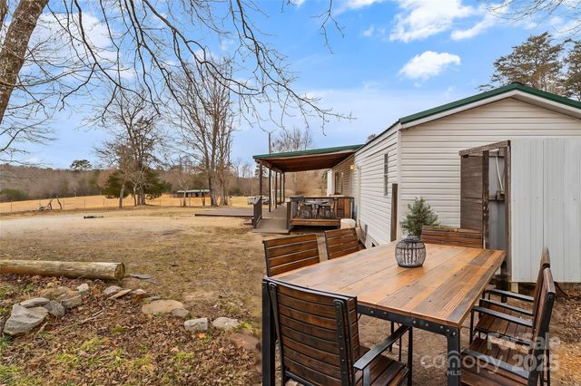 499 Indian Hill Road, Olin, NC 28660