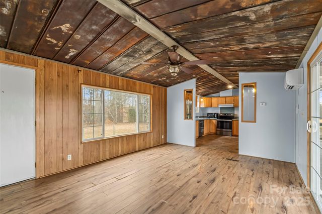 499 Indian Hill Road, Olin, NC 28660