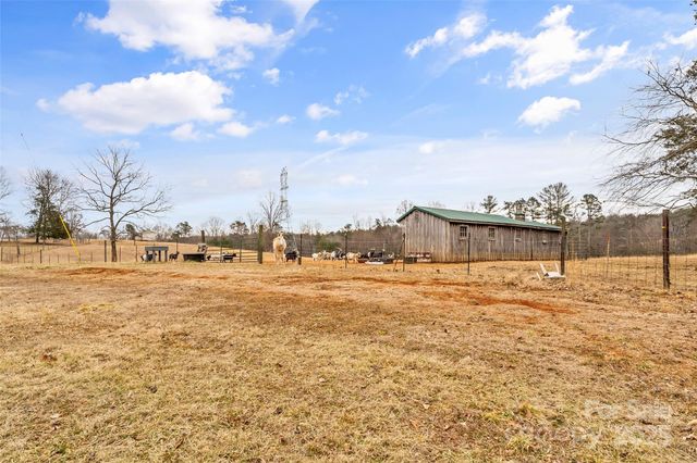 499 Indian Hill Road, Olin, NC 28660