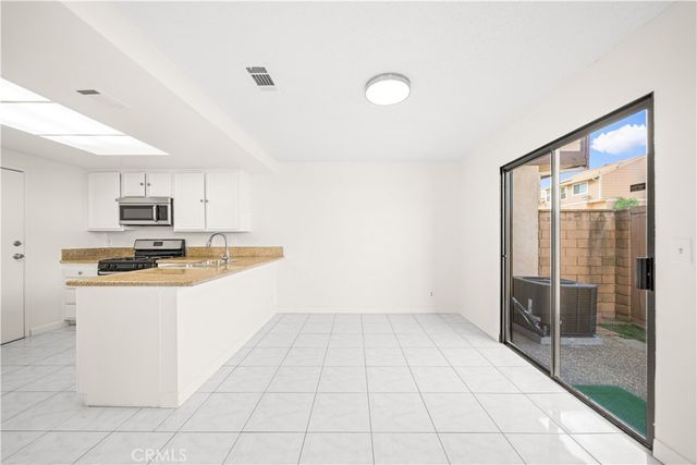 6060 Oak Street M, Huntington Park, CA 90255