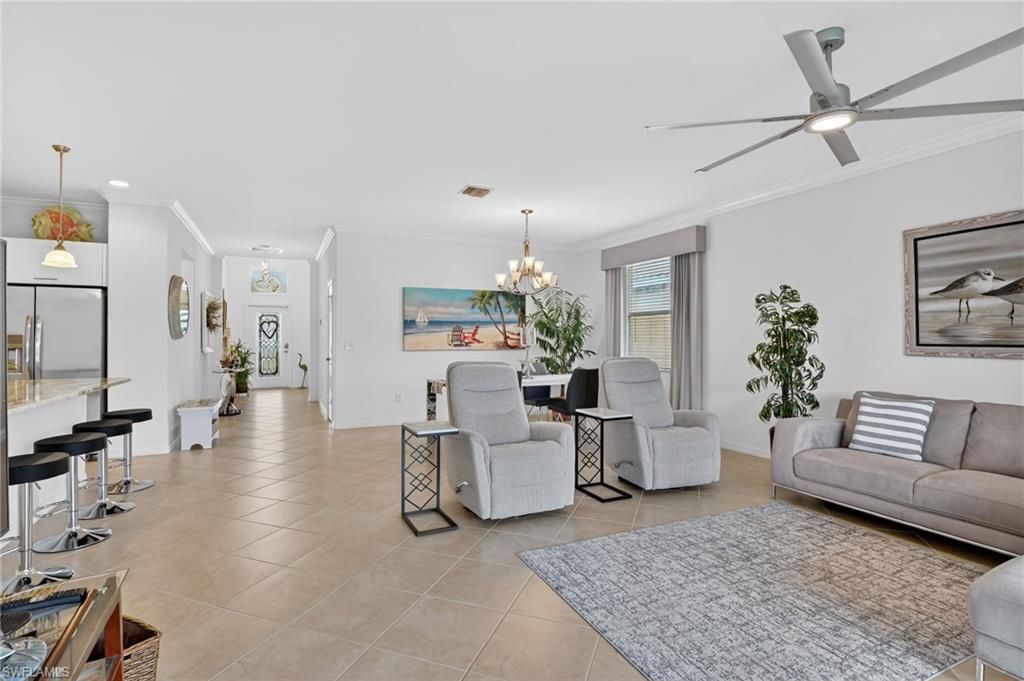 Image 9 of property listing at 3535 Dandolo CIR, Cape Coral, FL 33909