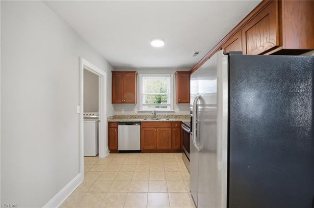 2012 Liverpool ST, Portsmouth, VA 23704