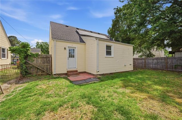 2012 Liverpool ST, Portsmouth, VA 23704