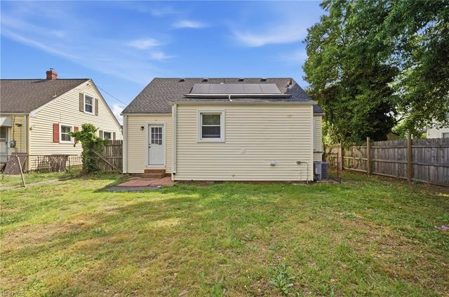 2012 Liverpool ST, Portsmouth, VA 23704