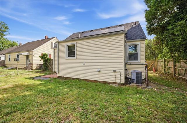 2012 Liverpool ST, Portsmouth, VA 23704