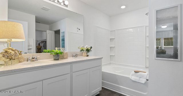 9108 RED BIRD Lane HAYDEN, Jacksonville, FL 32220