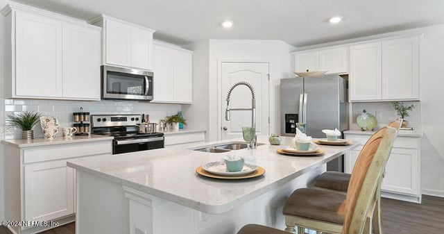 9108 RED BIRD Lane HAYDEN, Jacksonville, FL 32220