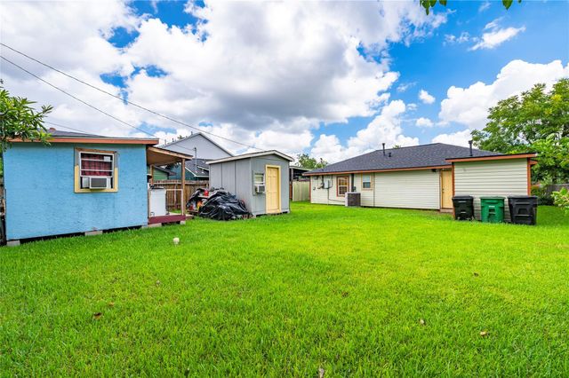 4937 Bataan Road, Houston, TX 77033